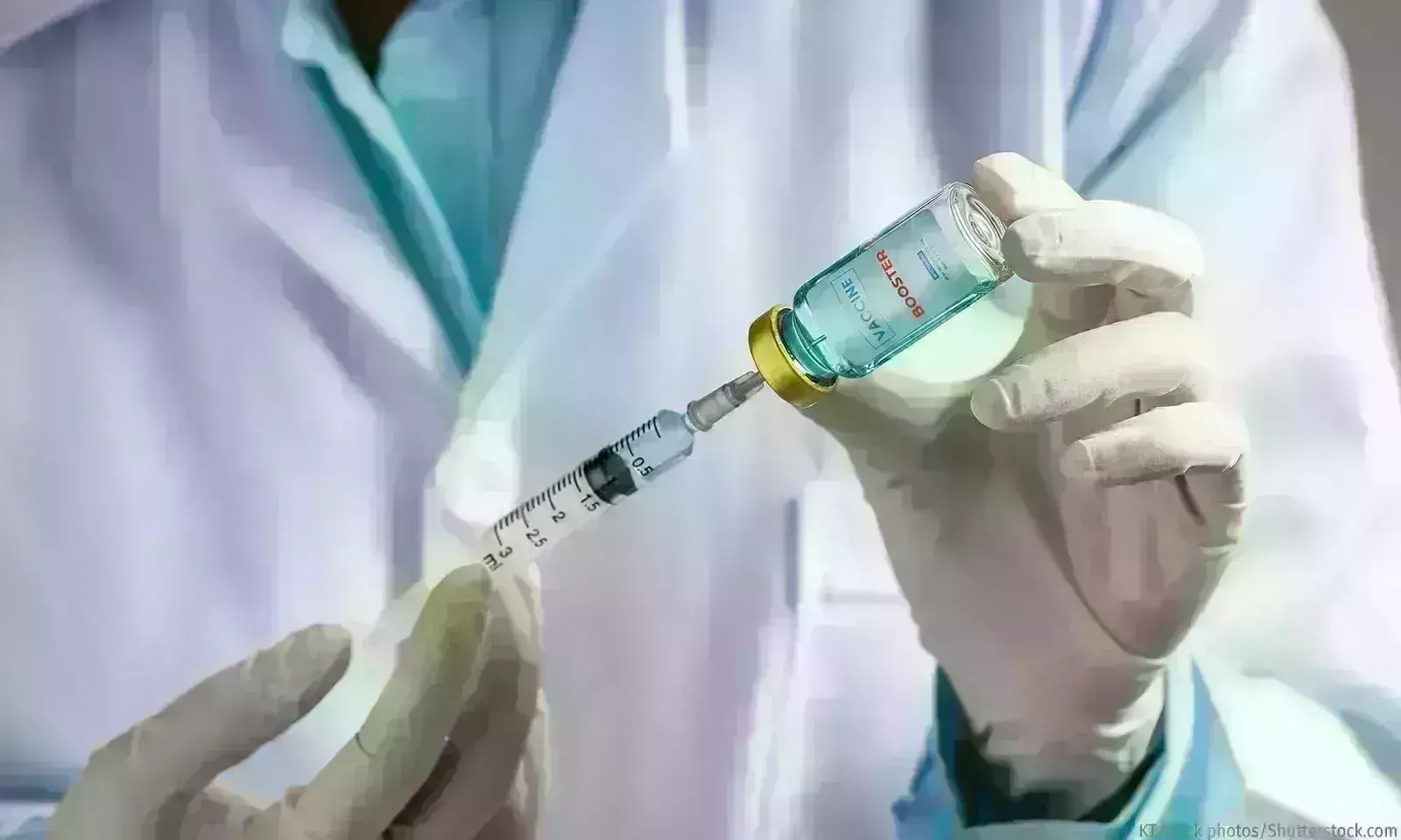 மக்கள்தொகையில் பாதி பேர் மட்டுமே முழுமையாக தடுப்பூசி போடப்பட்ட நிலையில், பூஸ்டர் டோஸுக்கு தயாராகும் இந்தியா