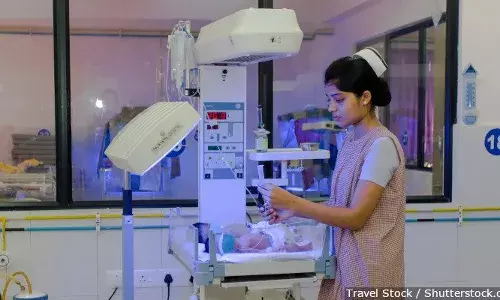 இந்திய சுகாதார அமைப்புக்கு ஆபத்து தரும் ஊழியர் பற்றாக்குறை, நிதி நெருக்கடி/தாமதம் இந்திய சுகாதார அமைப்புக்கு ஆபத்து தரும் ஊழியர் பற்றாக்குறை, நிதி நெருக்கடி/தாமதம்
