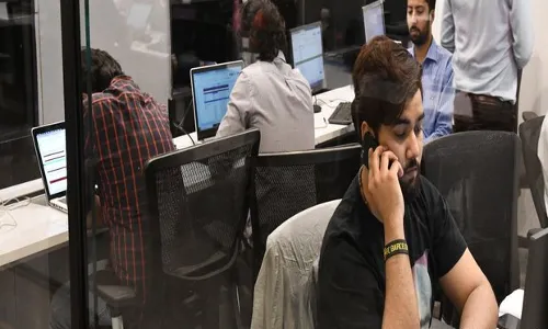 ஒயிட் காலர் வேலையால் இந்தியர்களுக்கு உடல் பருமன், நாள்பட்ட நோய் ஏற்படும் ஆபத்து ஒயிட் காலர் வேலையால் இந்தியர்களுக்கு உடல் பருமன், நாள்பட்ட நோய் ஏற்படும் ஆபத்து