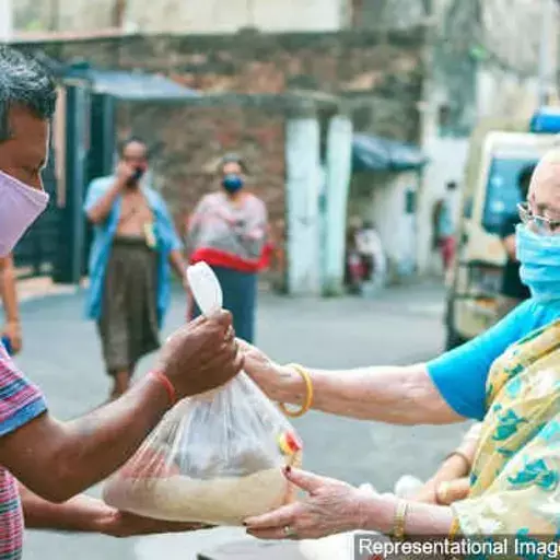 கோவிட்-19ஐ வீழ்த்த சமூக பங்களிப்பை எவ்வாறு ஏற்படுத்தலாம் கோவிட்-19ஐ வீழ்த்த சமூக பங்களிப்பை எவ்வாறு ஏற்படுத்தலாம்