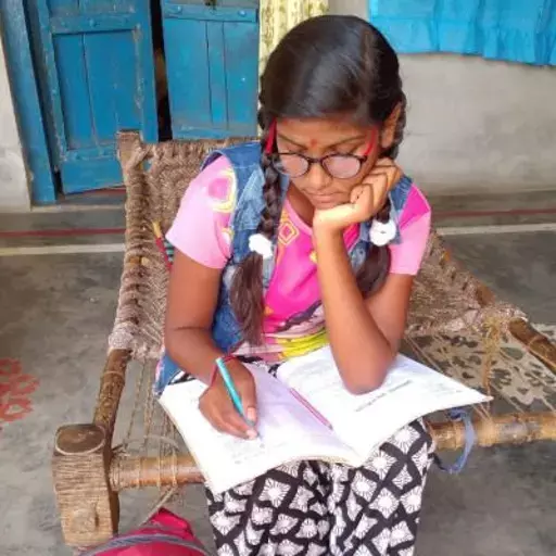 தற்போதைய நெருக்கடி பதின்பருவ பெண்களை இளம்வயது  திருமணம் அல்லது வேலைக்கு நிர்பந்திக்கலாம் தற்போதைய நெருக்கடி பதின்பருவ பெண்களை இளம்வயது  திருமணம் அல்லது வேலைக்கு நிர்பந்திக்கலாம்