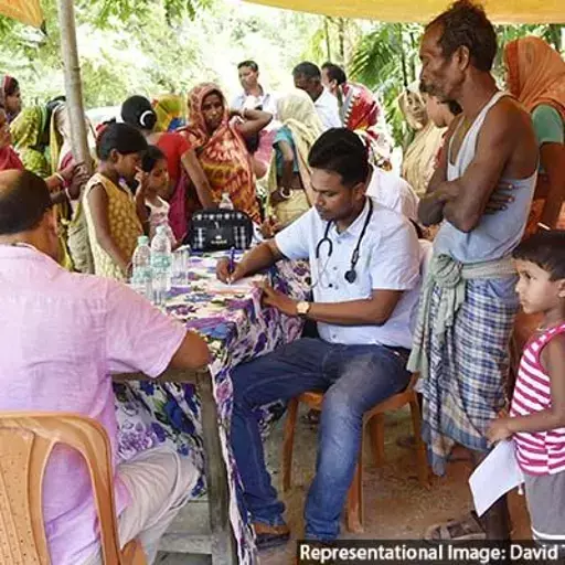 இந்தியாவின் 90% ஏழைகளுக்கு சுகாதார காப்பீடு இல்லை இந்தியாவின் 90% ஏழைகளுக்கு சுகாதார காப்பீடு இல்லை