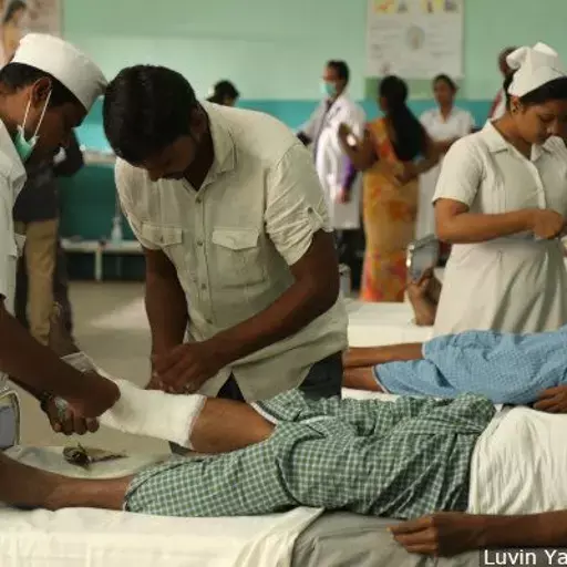 உலகளாவிய சுகாதாரத்திற்கு முன்னுரிமை என அமைச்சர் கூறுகிறார்; ஆனால் குறைந்த பணியாளரை சுகாதார அமைப்பு கொண்டுள்ளது உலகளாவிய சுகாதாரத்திற்கு முன்னுரிமை என அமைச்சர் கூறுகிறார்; ஆனால் குறைந்த பணியாளரை சுகாதார அமைப்பு கொண்டுள்ளது