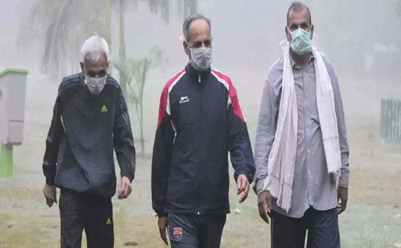 நுரையீரல் புற்றுநோய்க்கு வழிவகுக்கும் நச்சுக்காற்று உஷார், இது புகைபிடிப்பவர்களுக்கான நோய் மட்டுமல்ல! நுரையீரல் புற்றுநோய்க்கு வழிவகுக்கும் நச்சுக்காற்று உஷார், இது புகைபிடிப்பவர்களுக்கான நோய் மட்டுமல்ல!